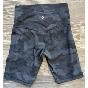 Lululemon Dark camo biker shorts 4-6 Athletic Sporty Compression Yoga Pilates